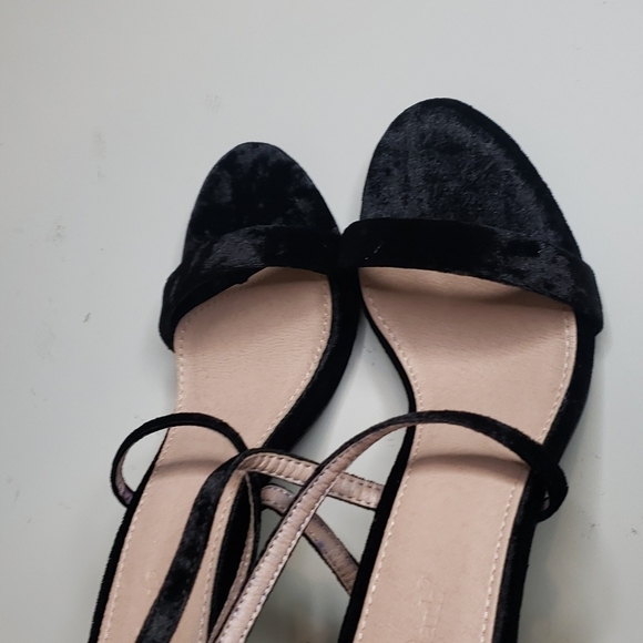 𝅺LOV Mark Open Toe Velvet Criss Cross Strap Heels - Picture 4 of 8